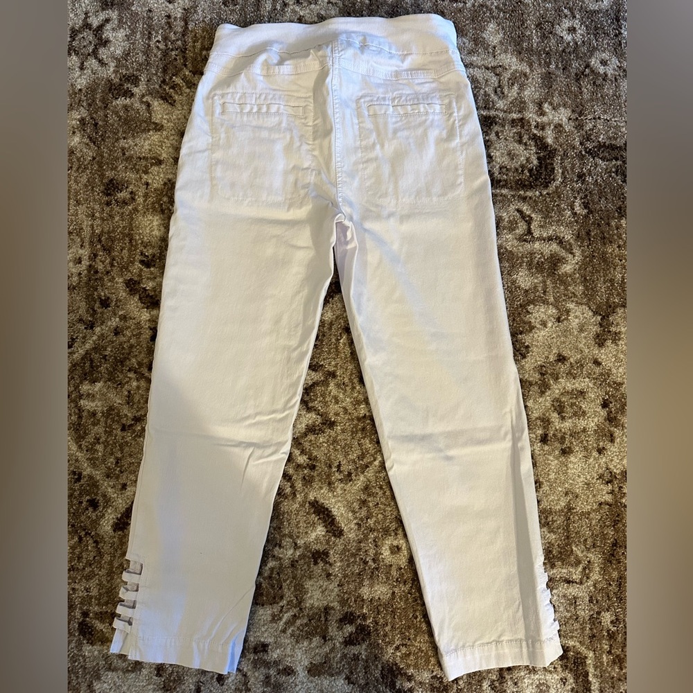 Slim-Sation White Capri Pants - Size 2 - Picture 3 of 7